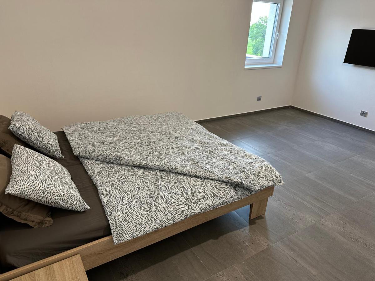 Apartman Byt 75M2 Klid Priroda Pro Rodinu Prag Exterior foto