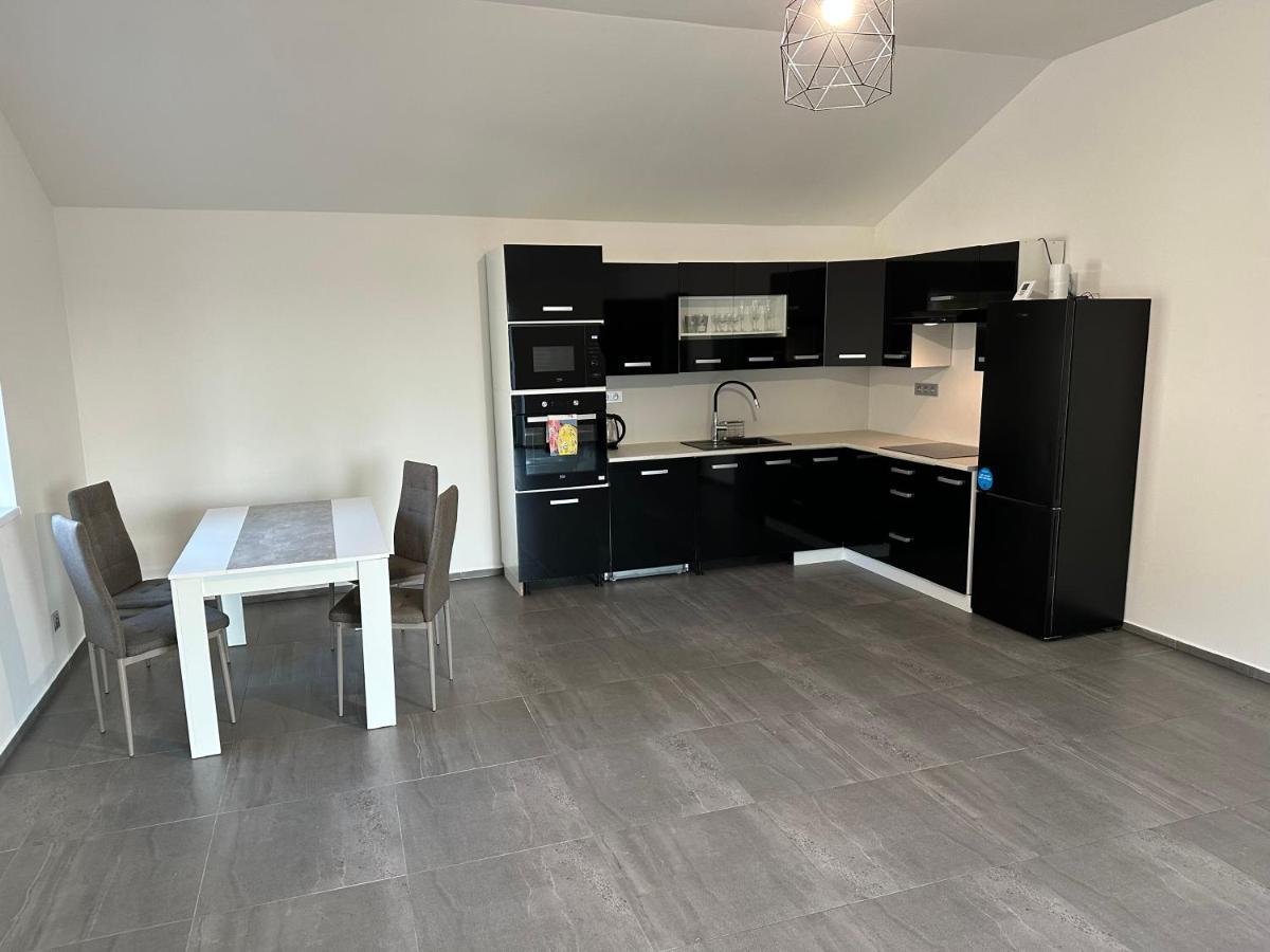 Apartman Byt 75M2 Klid Priroda Pro Rodinu Prag Exterior foto