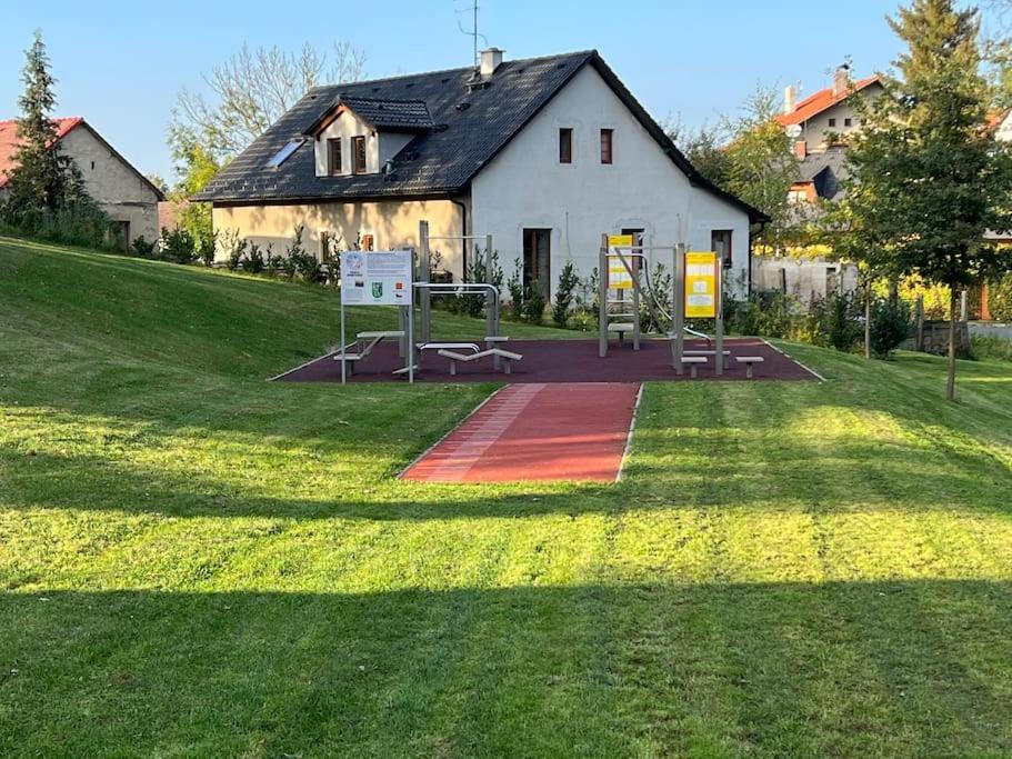 Apartman Byt 75M2 Klid Priroda Pro Rodinu Prag Exterior foto